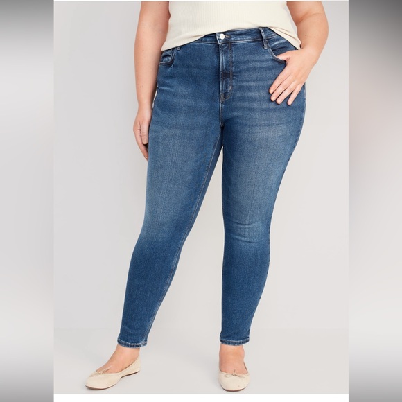 Old Navy Denim - Old Navy High-Waisted Rockstar Super-Skinny
Jeans Dark Wash Blue